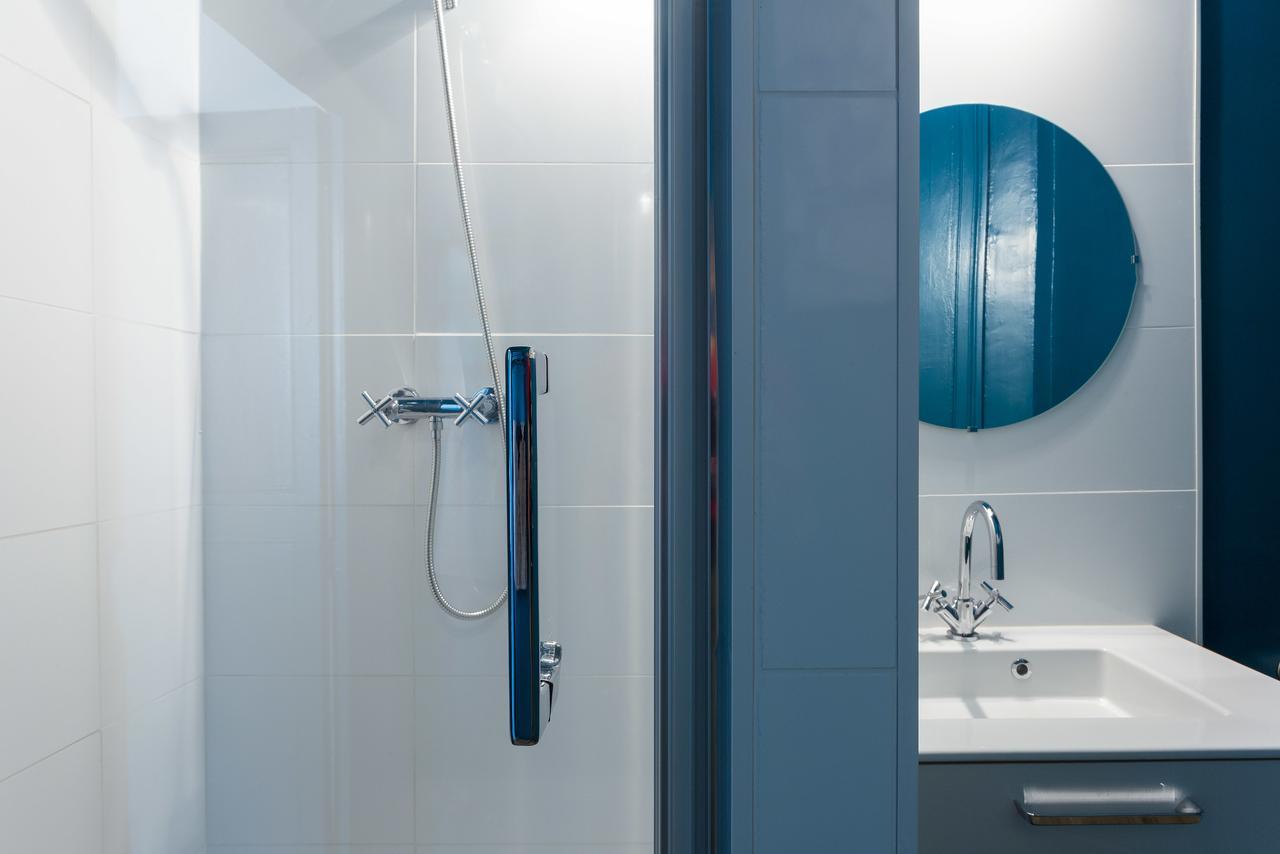 Apartment Off 4 *